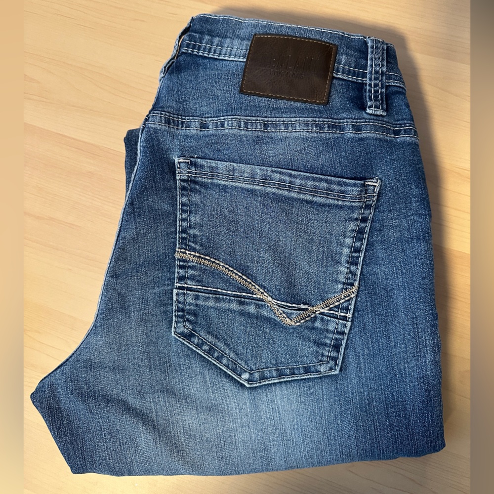 Buckle Relaxed Fit Blue Jeans